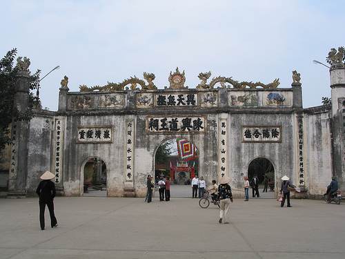 tượng hưng đạo vương trần quốc tuấn 