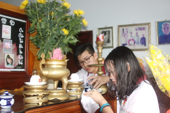 lau dọn bàn thờ đúng cách lau dọn bàn thờ đúng cách