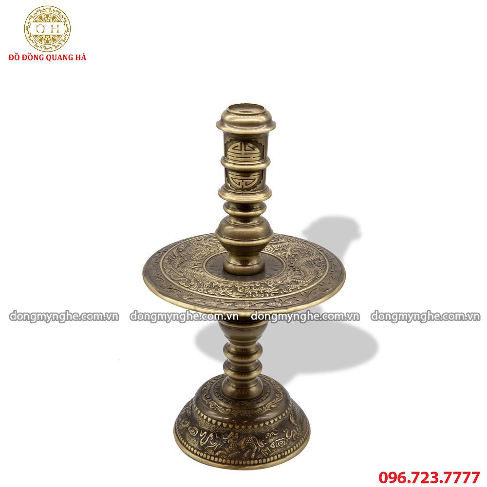 chân nến bằng đồng