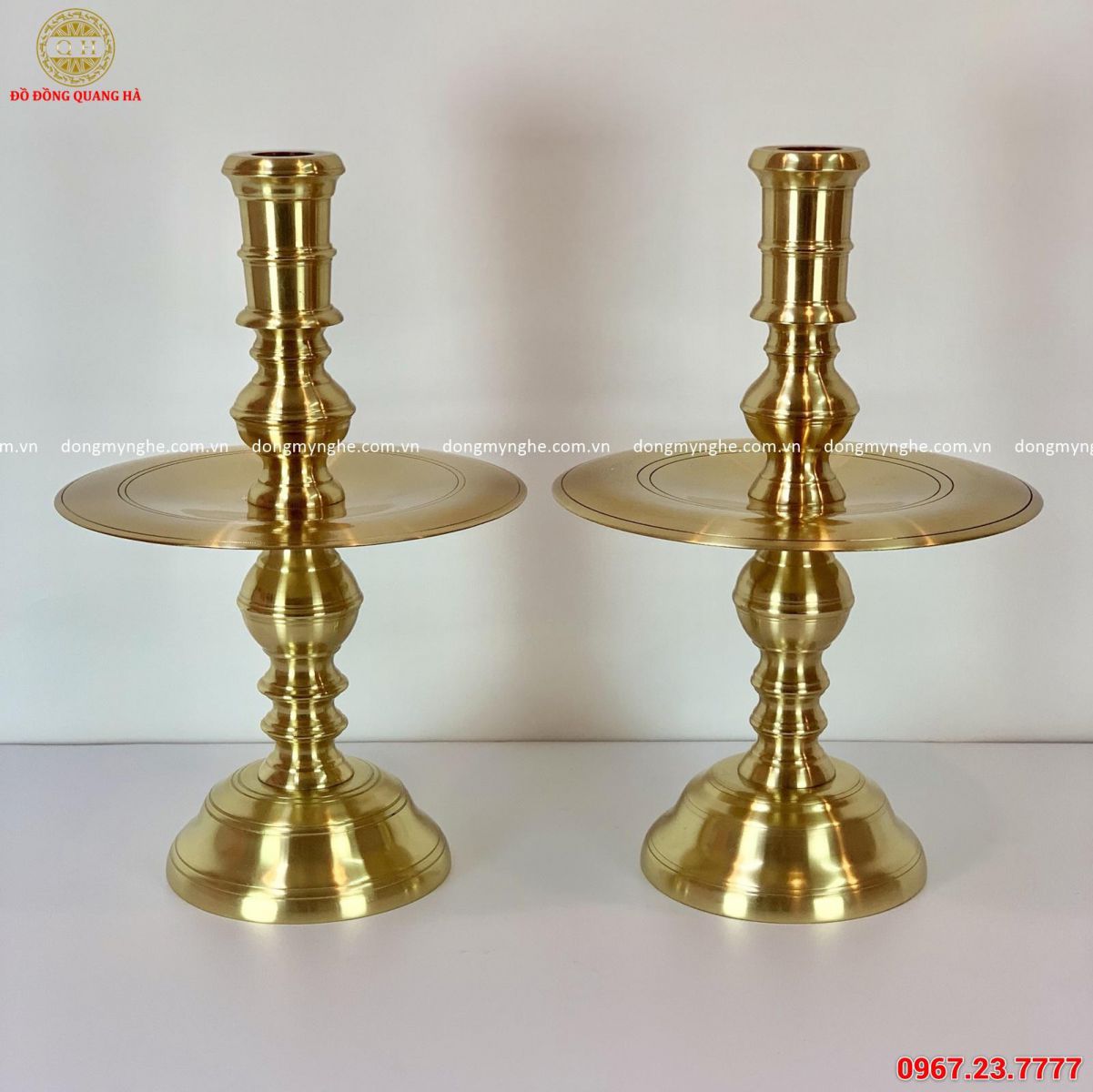 chân nến bằng đồng