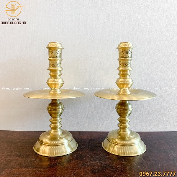 chân nến bằng đồng