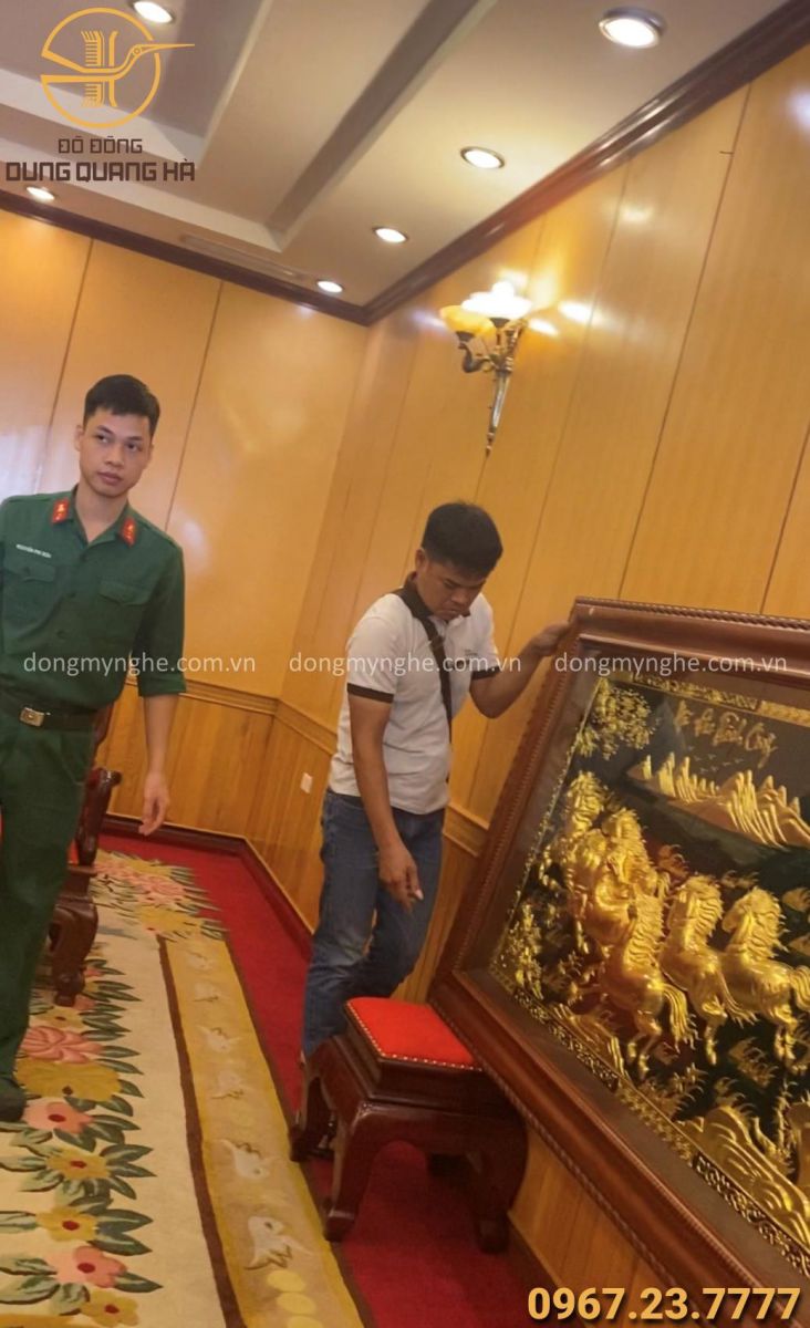 tranh bát mã truy phong