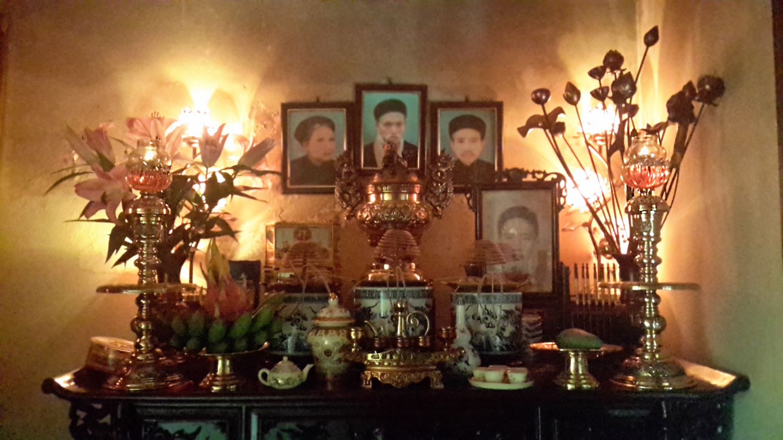 Cách trưng bày bàn thờ gia tiên