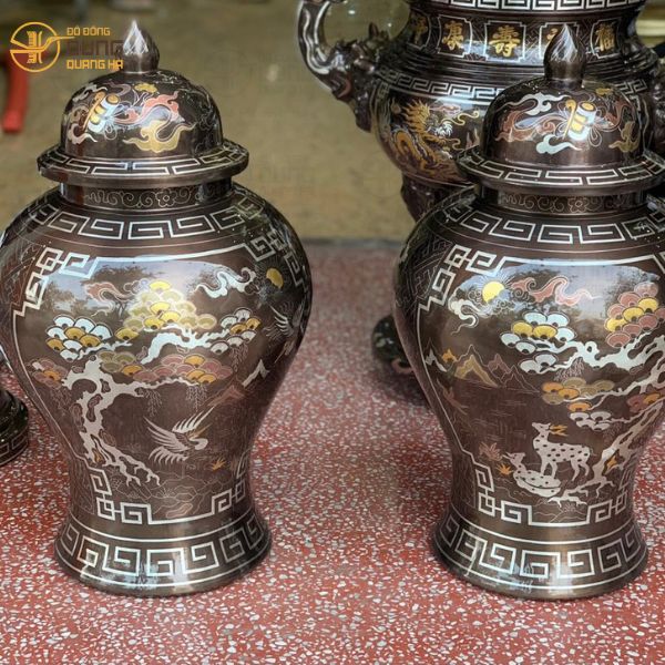 Chóe thờ được sử dụng để làm gì trong thờ cúng ?