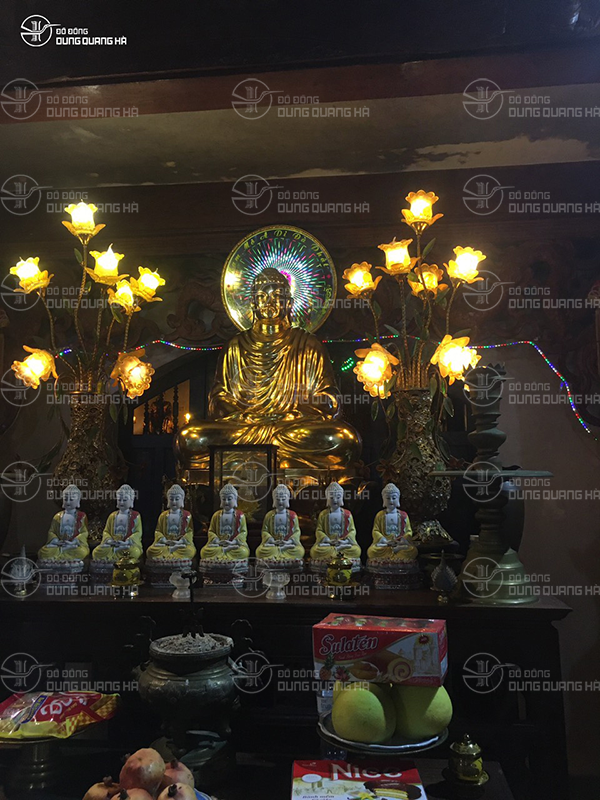 Thực hiện dát vàng tượng phật