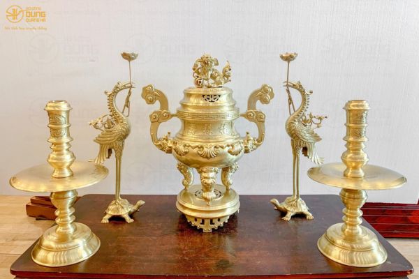 5 Món Đồ Thờ Bằng Đồng Gồm Những Gì ?
