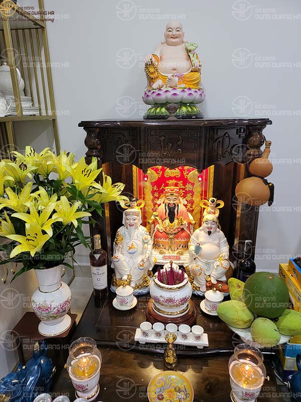 Đôi tỳ hưu xanh và lư đốt trầm tại nhà khách ở Hồ Chí Minh