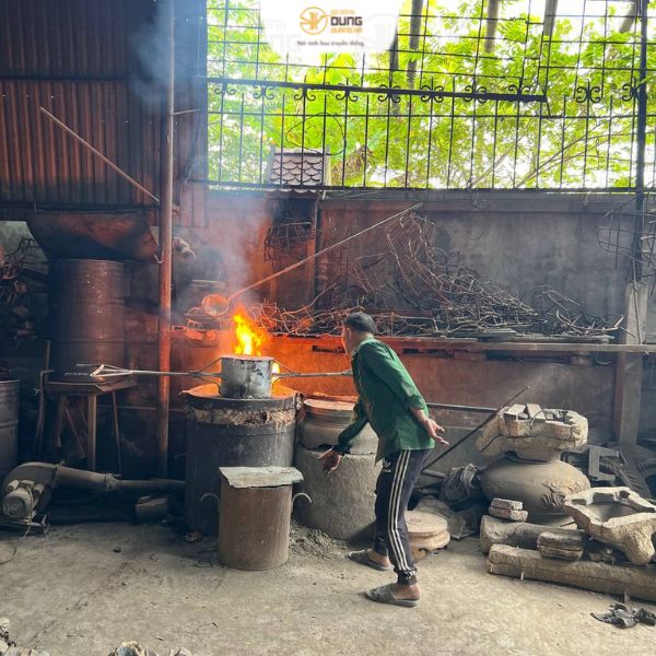 Đón khách từ Hà Nội về xưởng Ý Yên – Nam Định