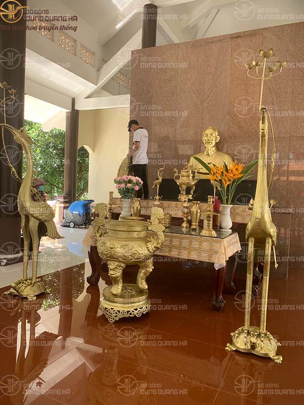 Giao đồ thờ mặt trống đồng tại nghĩa trang liệt sĩ Bình Dương