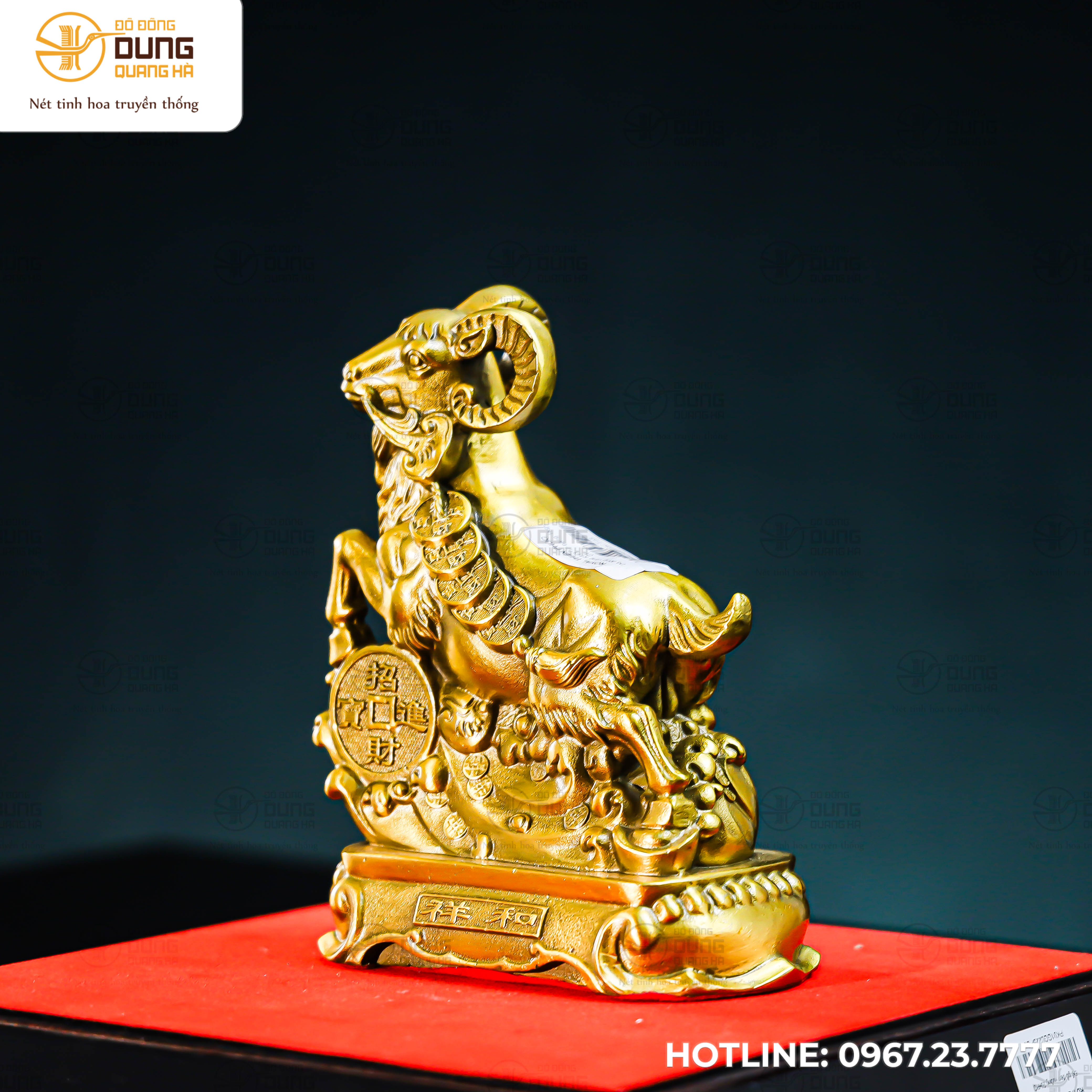 Tượng dê ngậm dải tiền bằng đồng vàng kích thước 13x17cm