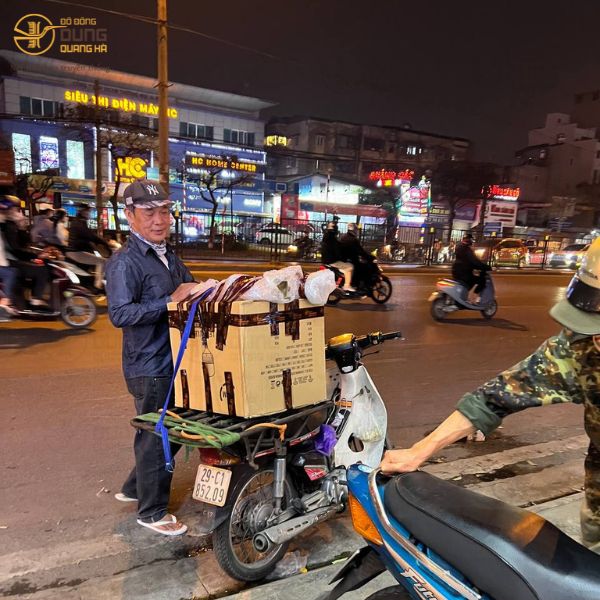 Ngày 2/3/2023 khách đến tham quan cửa hàng và sắm bộ đồ thờ làm lễ !