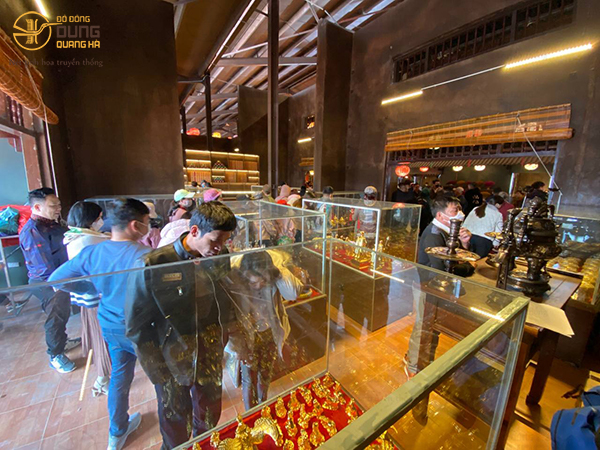 Khai trương gian hàng Đồ đồng Dung Quang Hà tại chùa Tam Chúc