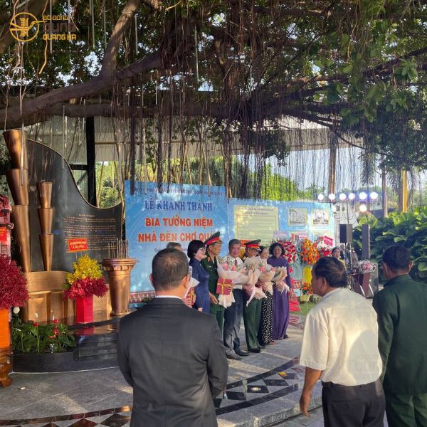 Dự lễ khánh thành công trình đúc bia tưởng niệm nhà đèn chợ quán Quận 5 - TPHCM
