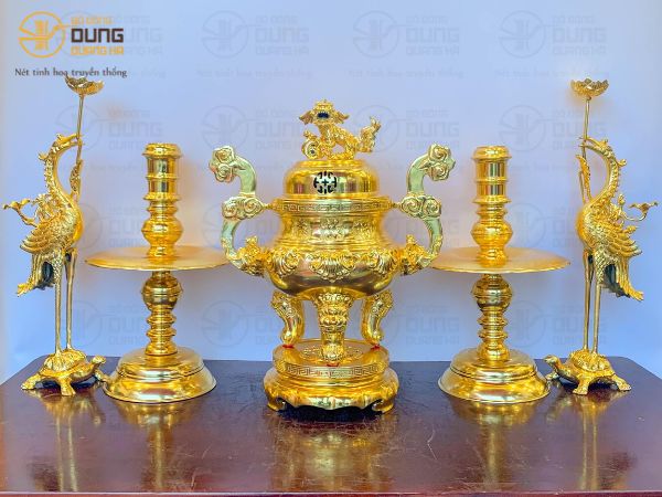 Tại Sao Đồ Thờ Đồng Mạ Vàng và Dát Vàng Được Ưa Chuộng ?