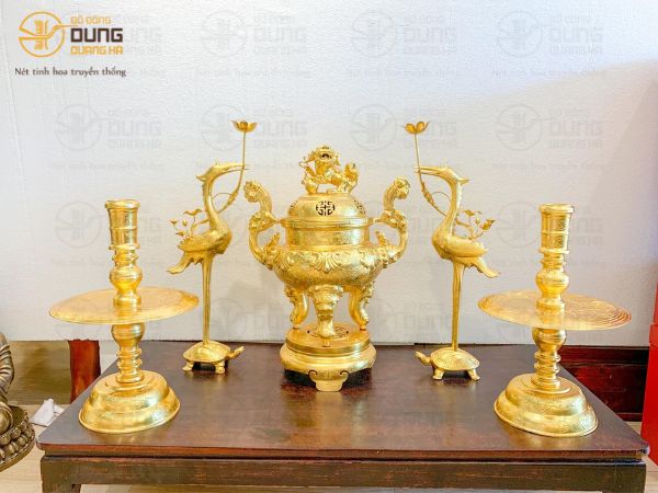 Tại Sao Đồ Thờ Đồng Mạ Vàng và Dát Vàng Được Ưa Chuộng ?