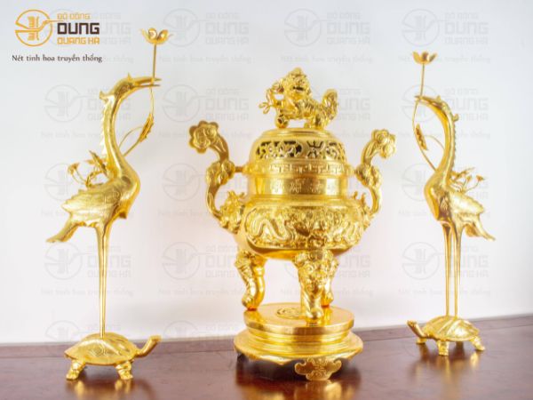 Tại Sao Đồ Thờ Đồng Mạ Vàng và Dát Vàng Được Ưa Chuộng ?