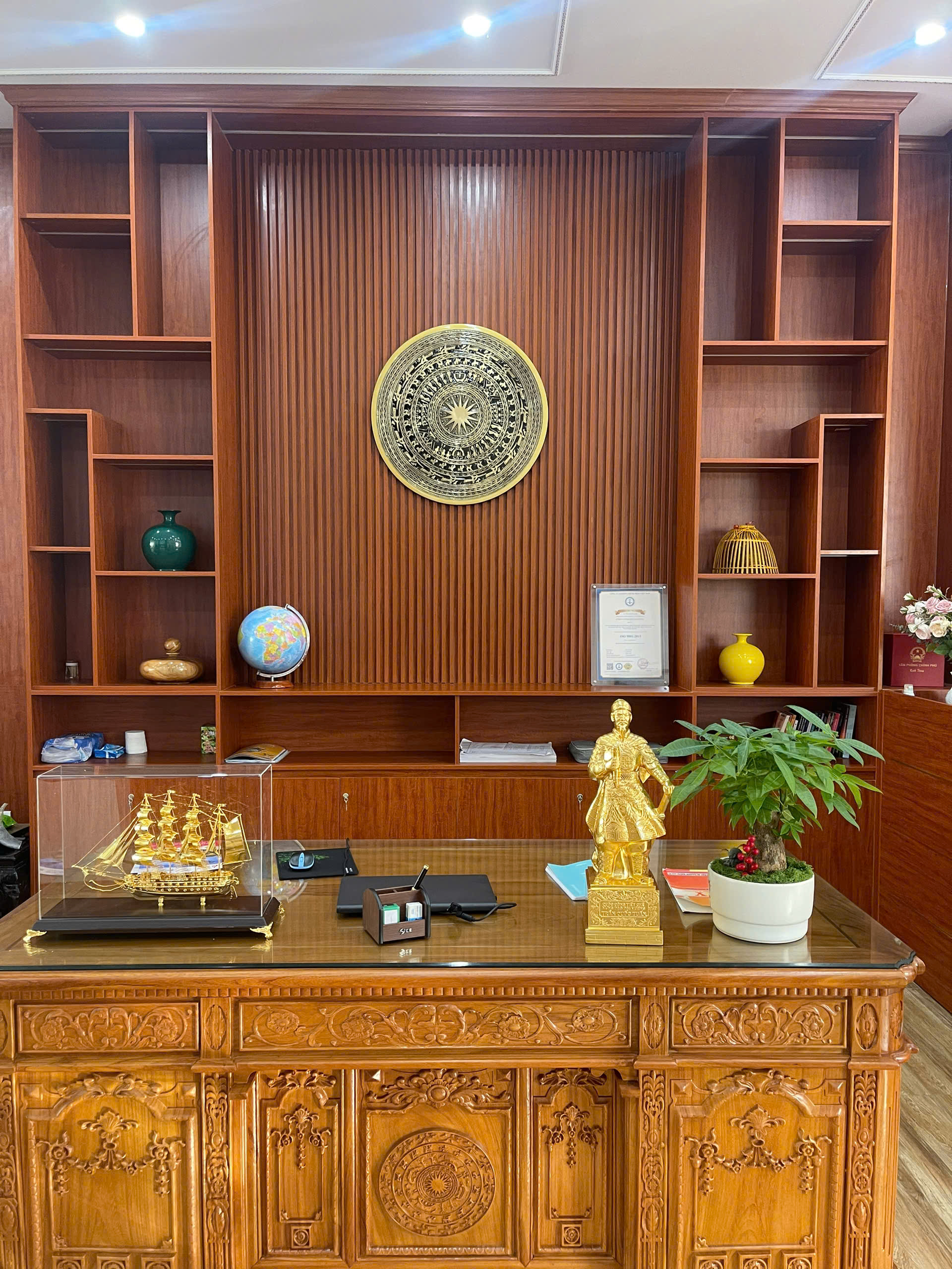 Hoàn thiện và lắp đặt mặt trống cattut D80 và tượng Trần Hưng Đạo cho khách hàng tại Thanh Liêm - Ninh Bình