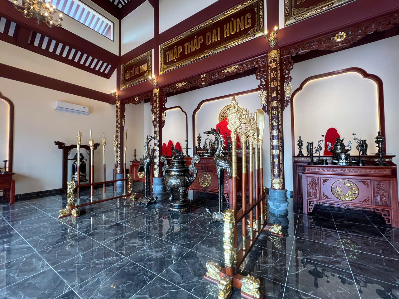 Hoàn thiện bộ đồ thờ bằng đồng cao cấp và tượng Võ Duy Ninh tại TP Quảng Ngãi