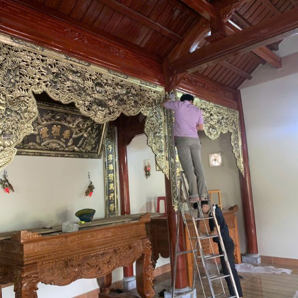 Hoàn thiện và lắp đặt bộ hoành phi câu đối, cửa võng tại nhà thờ họ Bùi - Nghệ An