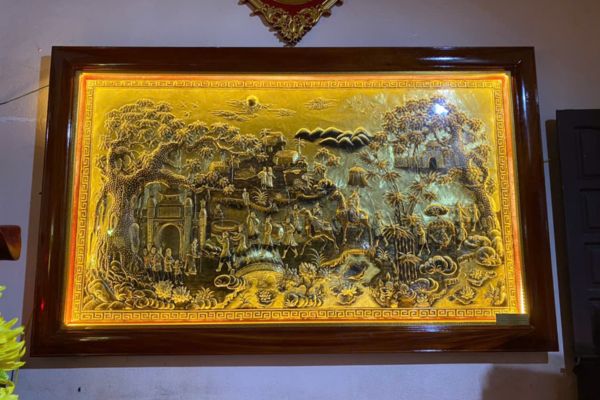 Đồ đồng Dung Quang Hà hoàn thiện, bàn giao tranh vinh quy bái tổ và gia phả họ Đinh cho khách hàng tại Ninh Bình