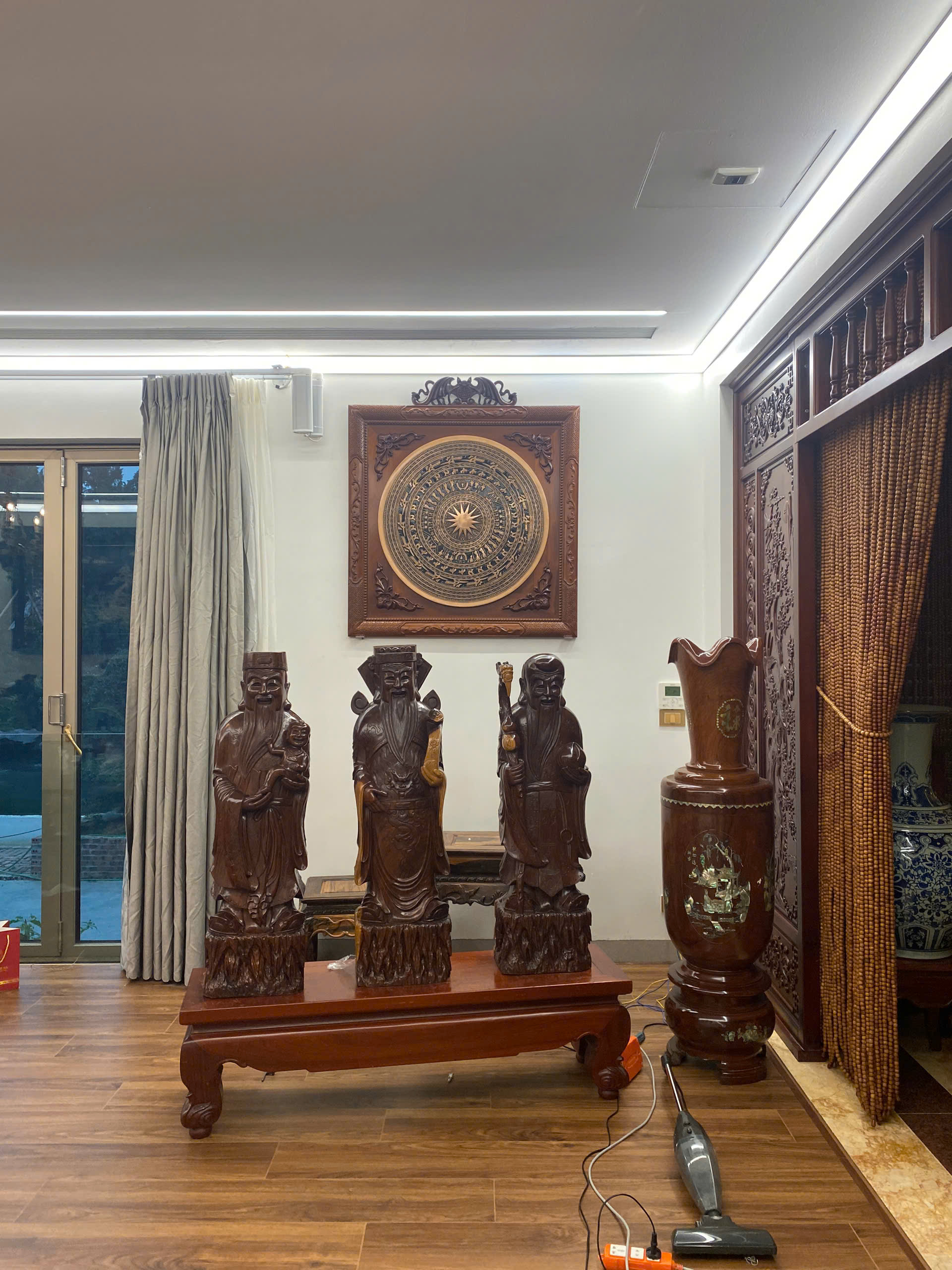 Hoàn thiện và bàn giao mặt trống D80 đồng đỏ khung gụ cho khách hàng tại Hoa Lư Ninh Bình