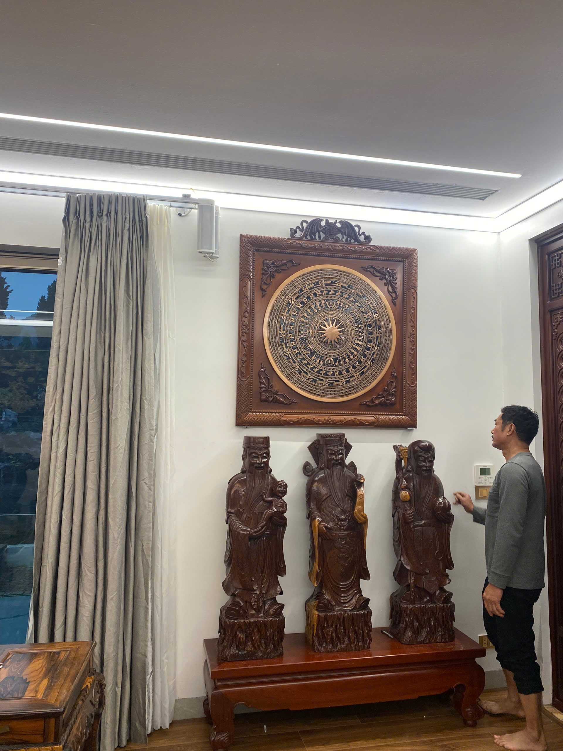 Hoàn thiện và bàn giao mặt trống D80 đồng đỏ khung gụ cho khách hàng tại Hoa Lư Ninh Bình