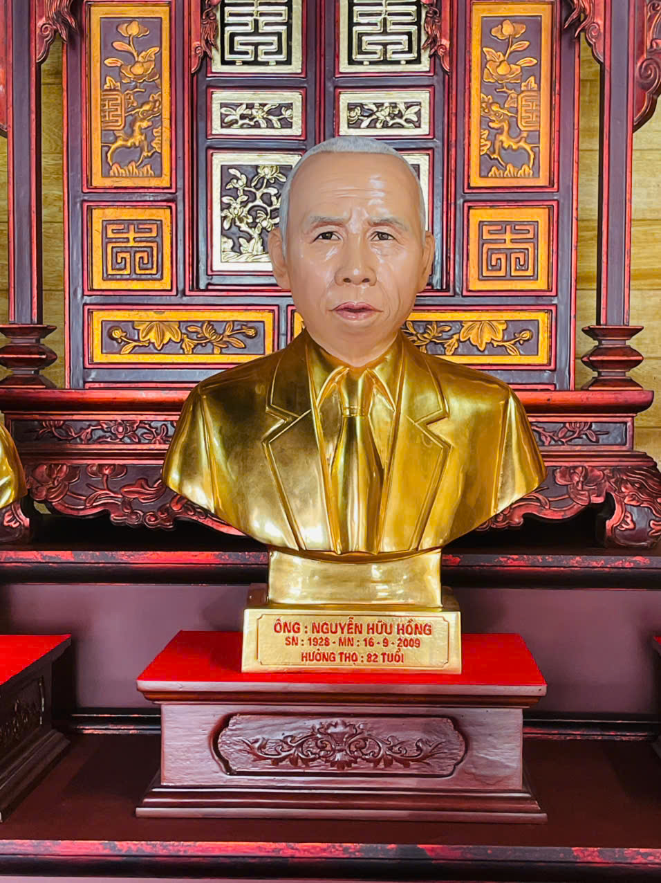 Bàn giao 3 pho tượng truyền thần dát vàng cao 48cm cho khách hàng tại Thanh Hoá