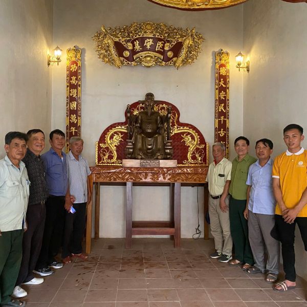 Hoàn thiện và an vị tượng Đức Thần Thủy Tổ đồng đỏ làm màu giả cổ tại Quỳnh Lưu - Nghệ An