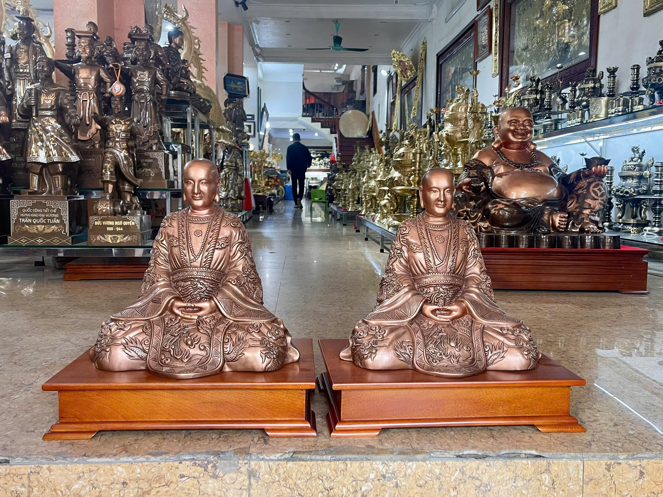 Hoàn thiện và bàn giao tượng Nguyễn Minh Không 42cm đồng đỏ tại Thạch Thất - Hà Nội