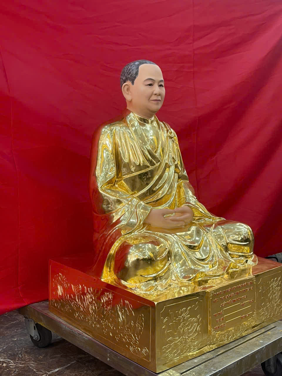 Hoàn thiện và bàn giao tượng truyền thần đồng đỏ cao 87cm dát vàng tô phấn diện