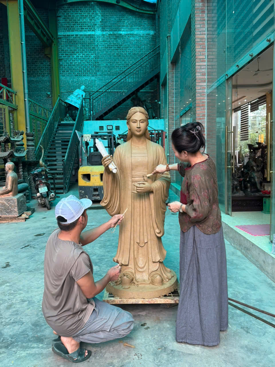 Hoàn thiện mẫu tượng Công Chúa Lý Chiêu Hoàng tại xưởng đồ đồng Dung Quang Hà