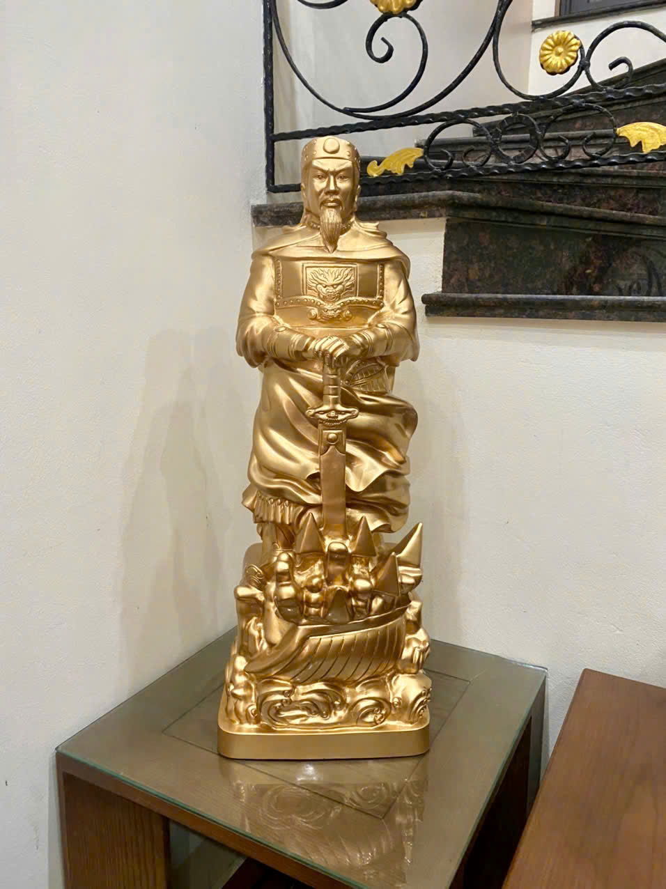 Hoàn thiện và bàn giao tượng Hưng Đạo Đại Vương Trần Quốc Tuấn cao 90cm cho khách hàng tại Hà Nội