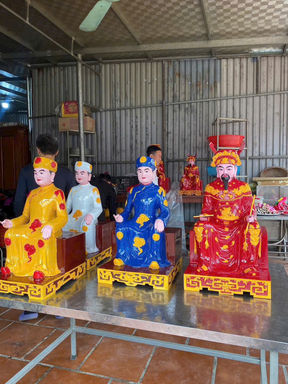 Hoàn thiện 6 pho tượng đồng đỏ làm màu - Đơn đặt hàng theo yêu cầu của khách hàng