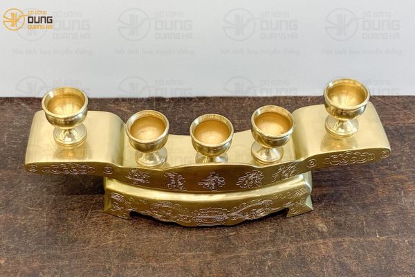 Bộ Ngai 3 Chén Và 5 Chén Trong Văn Hóa Thờ Cúng 
