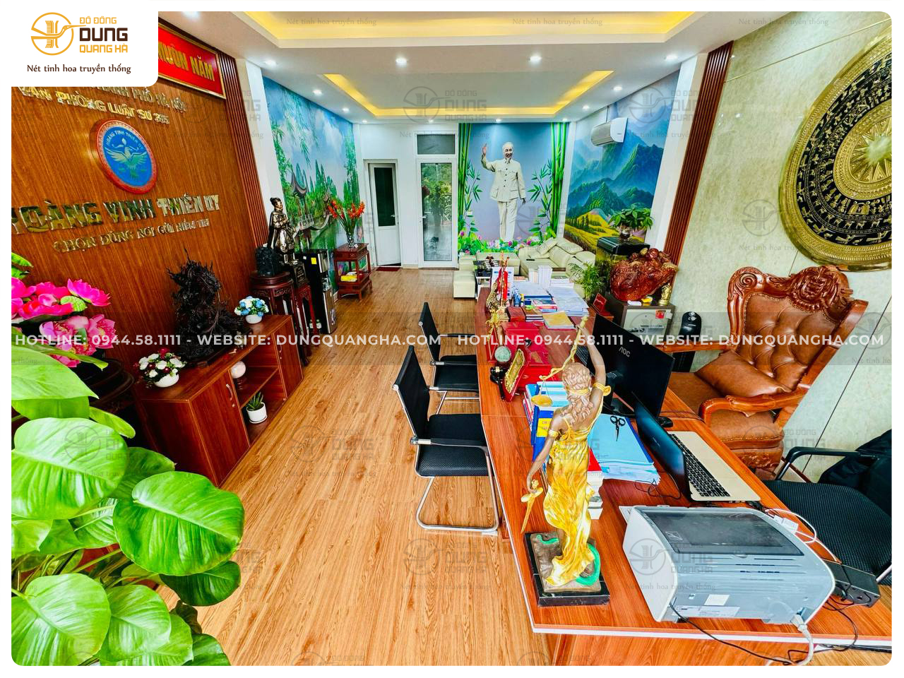 Bàn giao mặt trống 1m2 đồng vàng sơn đen, Tượng Trần Quốc Tuấn 90 đồng đỏ khảm tam khí, tượng nữ thần công lý 67cm, Bảng tên Chủ tịch Luật Sư Hoàng Ngọc Vinh