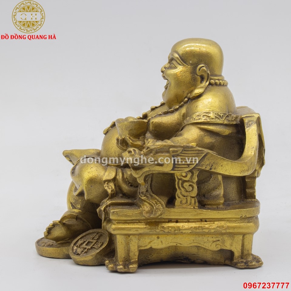 Tượng Di Lặc ngồi ghế rồng bằng đồng vàng tinh xảo