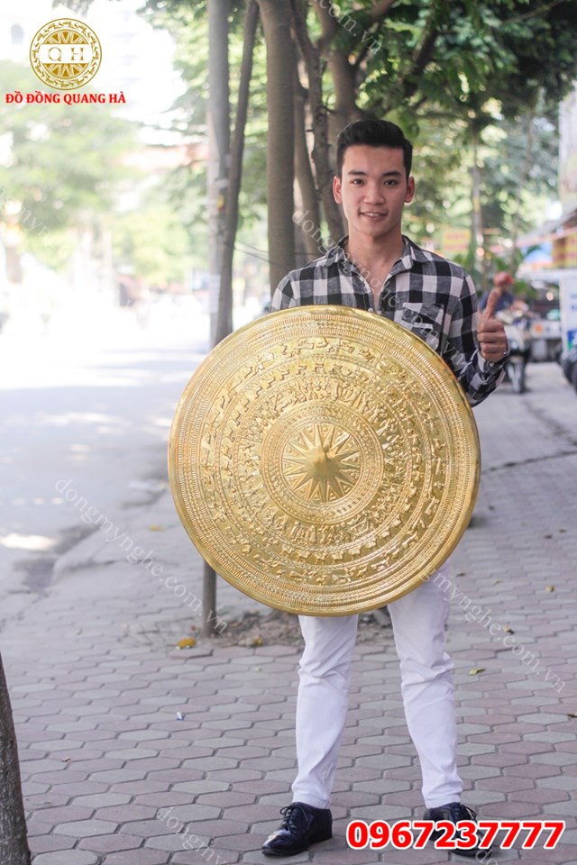 Mặt trống đồng Việt Nam đẹp tinh xảo bằng đồng vàng