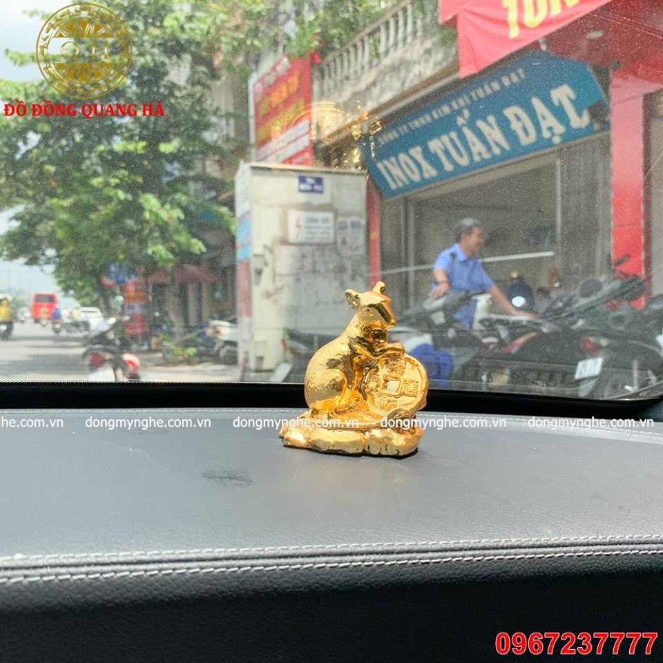 Tượng chuột phong thủy bằng đồng mạ vàng để xe ô tô