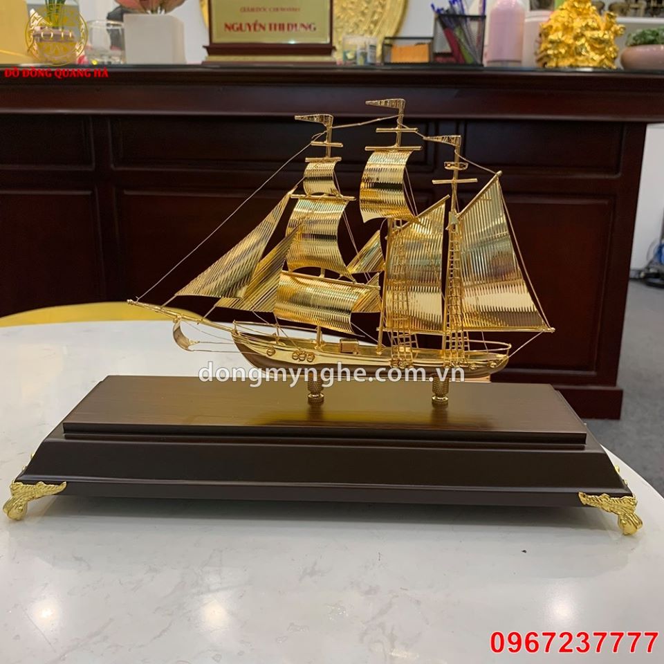 Mô hình thuyền buồm mạ vàng 24k  M07  Phúc Tường Gold