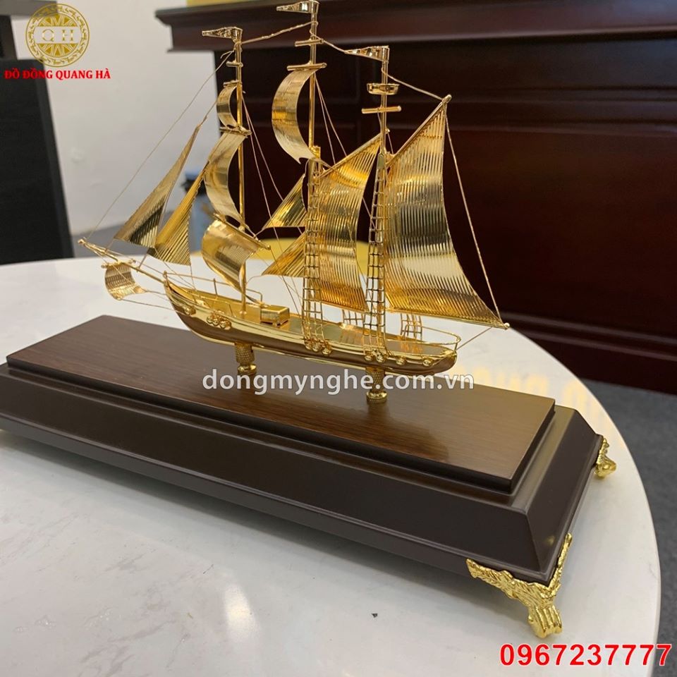 Mô hình Thuyền buồm mạ vàng  Thuyền buồm phong thuỷ dát vàng 24K  Quà  Tặng Cao Cấp