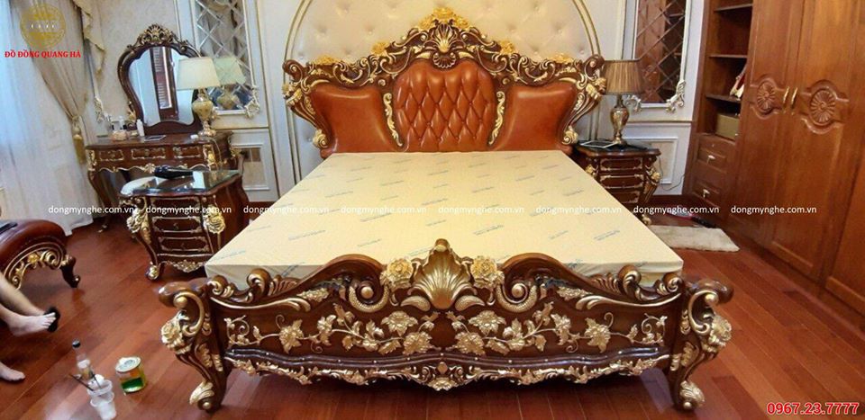 Dát vàng và mạ vàng bàn ghế, giường ngủ