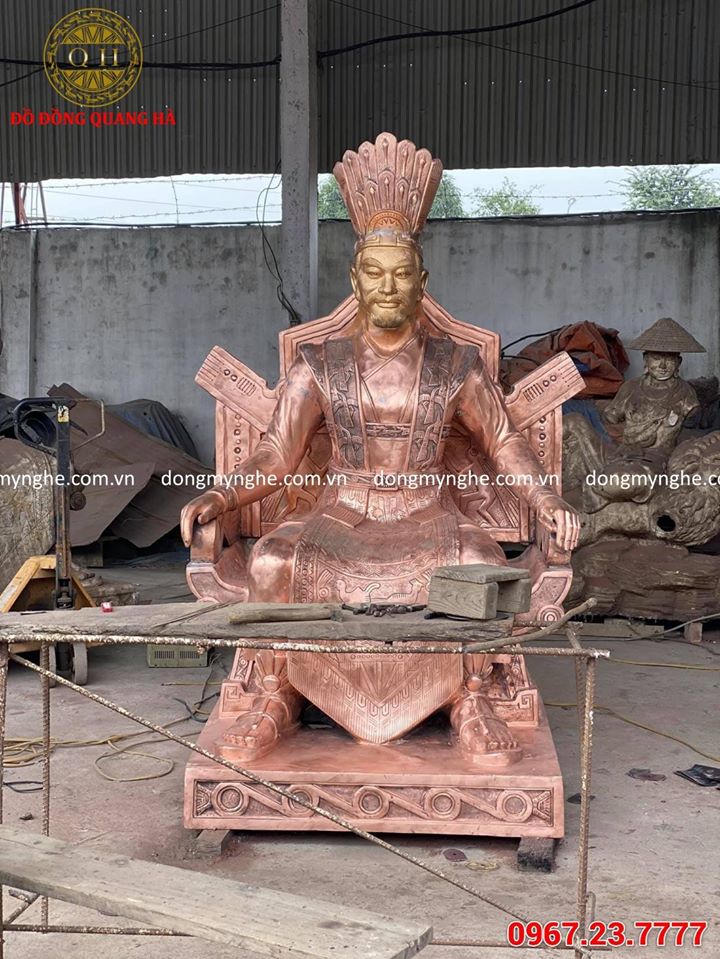 Đúc tượng Vua Hùng bằng đồng đỏ tại xưởng Ý Yên Nam Định