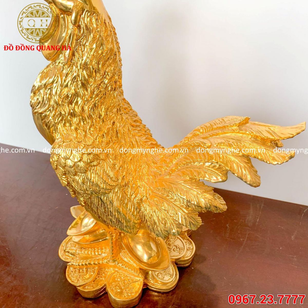 tượng gà trống bằng đồng mạ vàng 24k