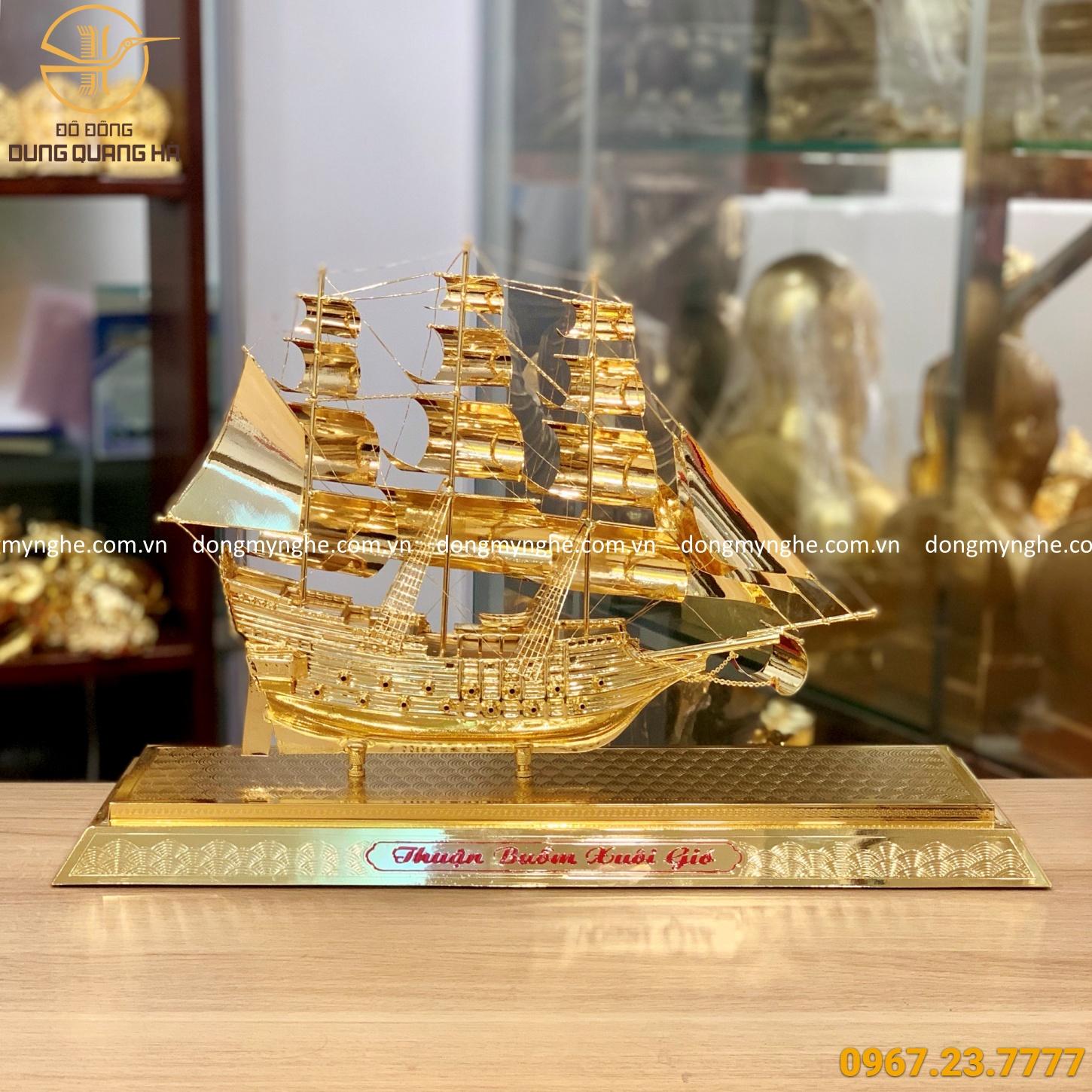 Thuyền buồm phong thủy mạ vàng tinh xảo - đế mạ vàng mẫu 1