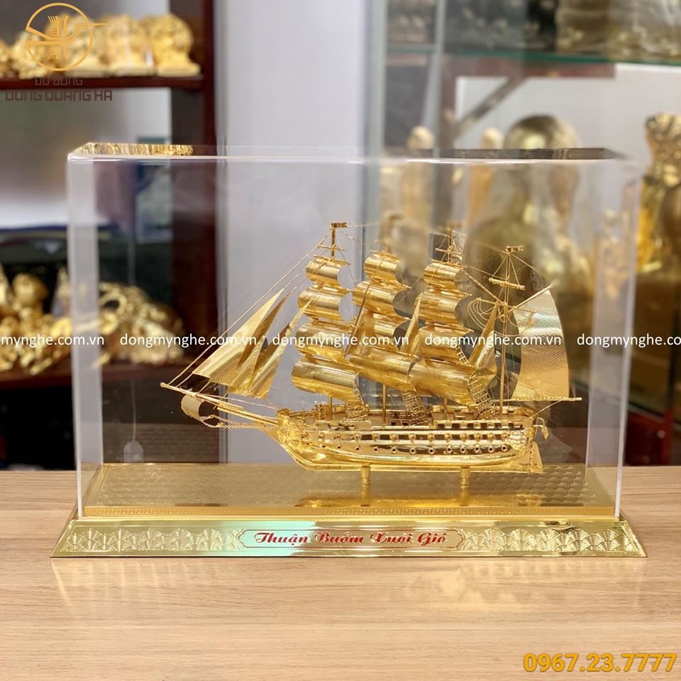 Thuyền buồm phong thủy mạ vàng - đế mạ vàng mẫu 2 tinh xảo
