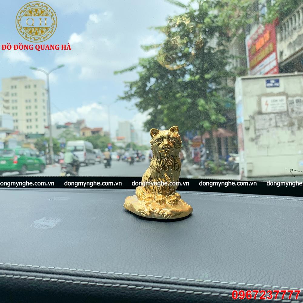 Tượng mèo phong thủy mạ vàng 24k để xe ô tô