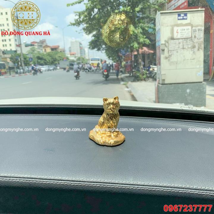 Tượng mèo phong thủy mạ vàng 24k để xe ô tô