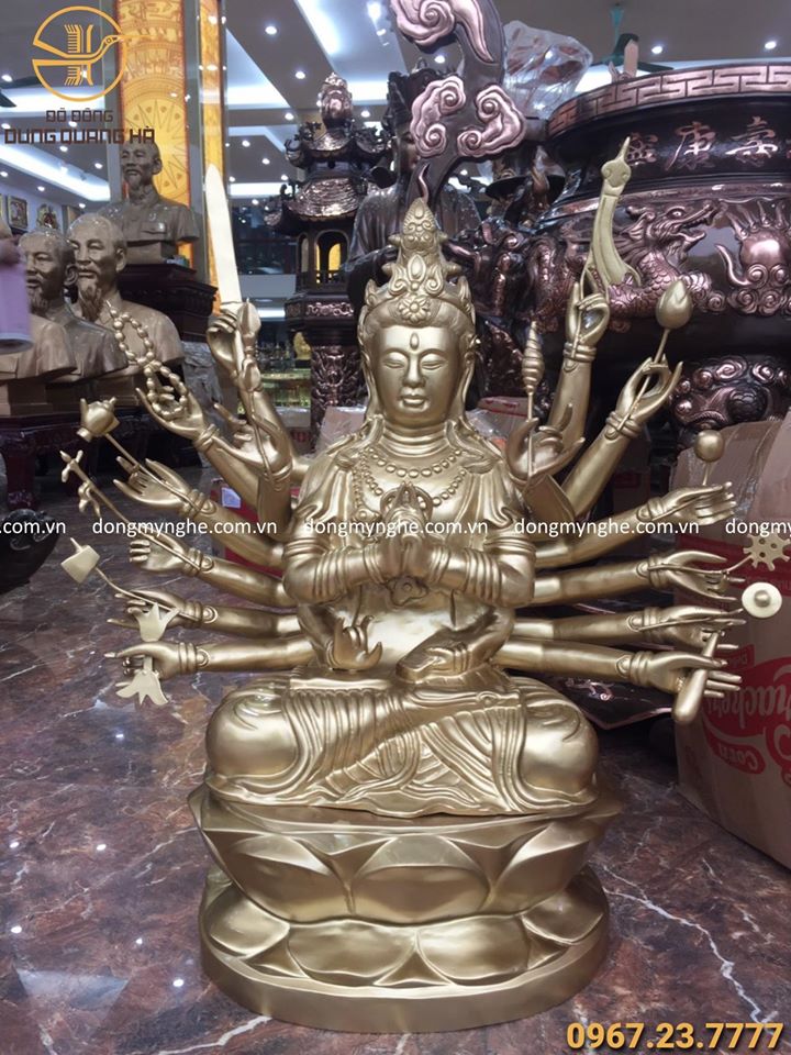 Tượng Phật Chuẩn Đề bằng đồng cao 81cm đẹp tôn nghiêm