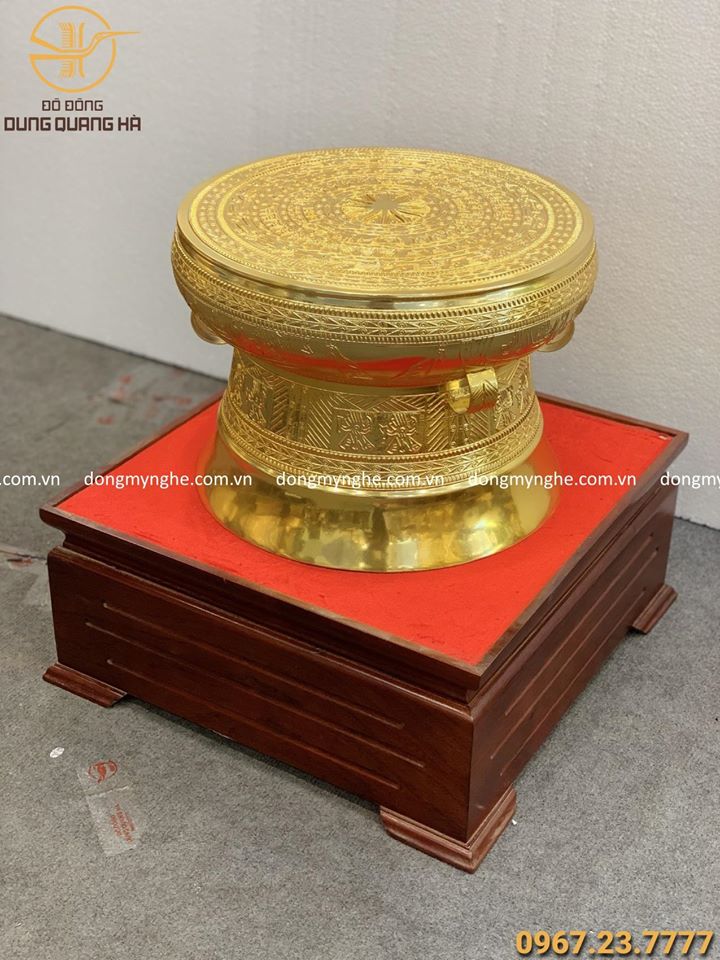 Trống đồng quà tặng bằng đồng đỏ mạ vàng đường kính 40cm