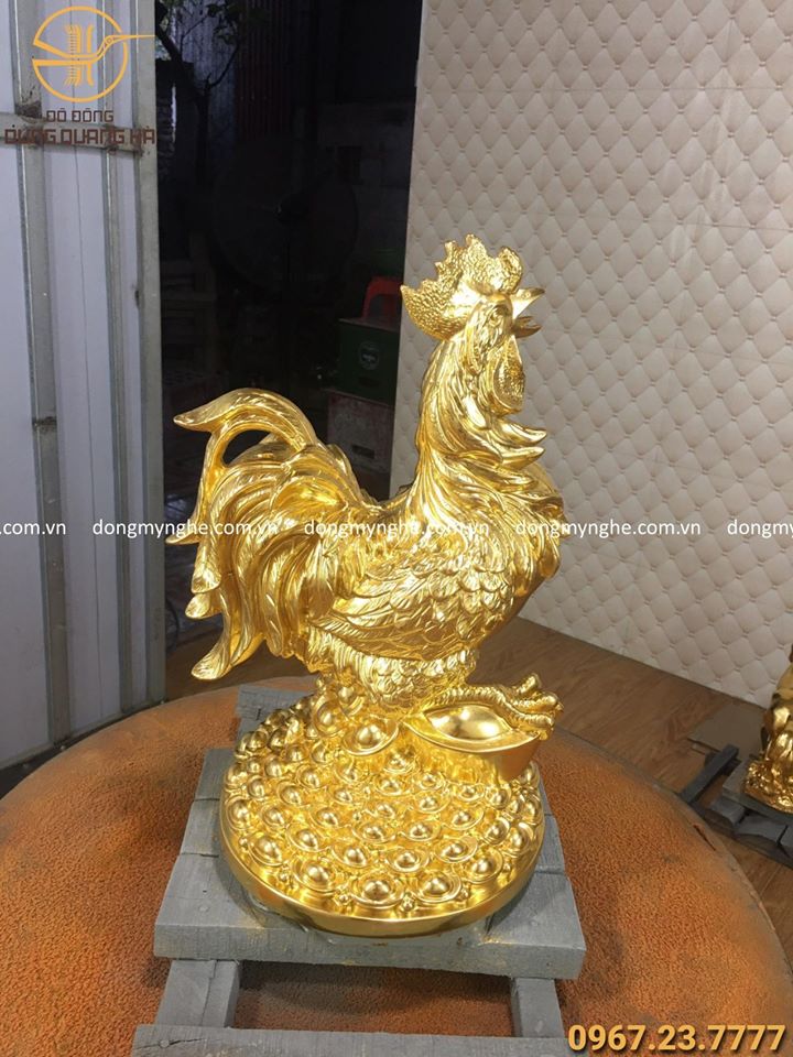 Tượng gà trống đứng trên mâm tiền cao 40cm dát vàng 9999